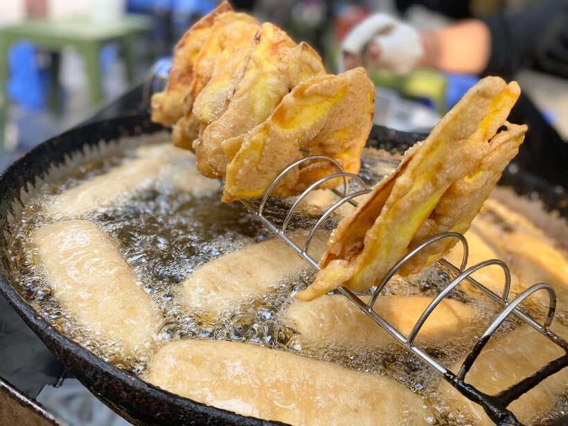 Hanoi: Vietnamese Street Food Tour with Egg Coffee - How the Stops Feel: Appetizers to Sweet Finish