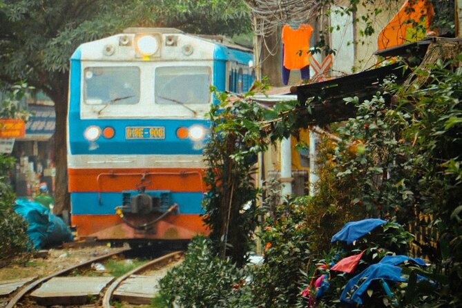 Hanoi Walking Street Food Tour with Train-Street Visit - Old Quarter Meeting Point and How the 3–4 Hour Flow Works