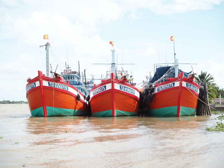 HCM: Full Day to Explore Mekong Delta - Vinh Trang pagoda: the stop that asks you to look slowly