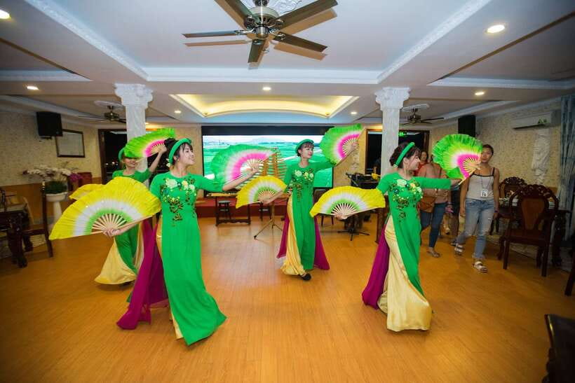 HCM: Saigon River Dinner Cruise - Where you’ll start: Opera House vs Cyclo Resto