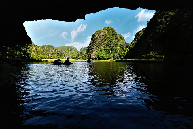 Hidden Ninh Binh Luxury Full Day Group Tour (Tam Coc - Hoa Lu) - Lunch and tea break: the part you’ll be glad isn’t skipped