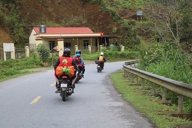 High quality Small Group 2 Day with Easy Riders + Private Room - Ma Pi Leng Pass and the Happy Road connection: where the ride turns dramatic