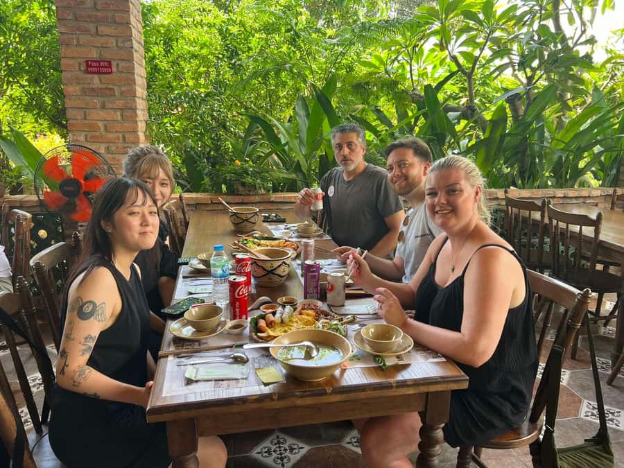 Ho Chi Minh City: Cu Chi Tunnels Ben Duoc VIP Limousine Tour - Lunch at a Local Restaurant: Vietnamese Flavors Plus Vegan Options