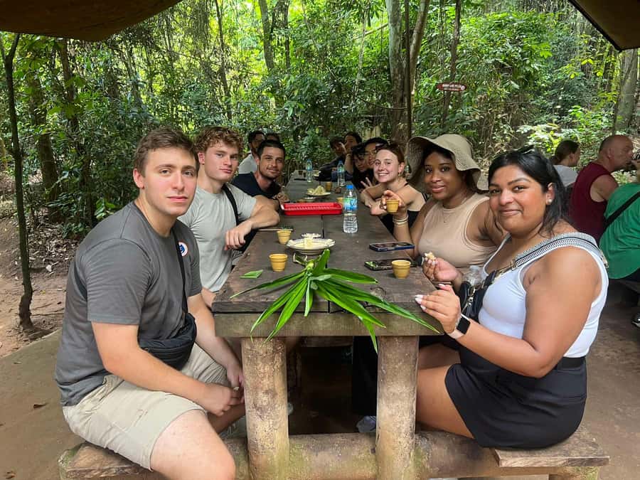 Ho Chi Minh City: Cu Chi Tunnels Ben Duoc VIP Limousine Tour - Guide Energy in a Small Group: Why Names Like Vinh, Tuan, Bac, and Linda Keep Appearing