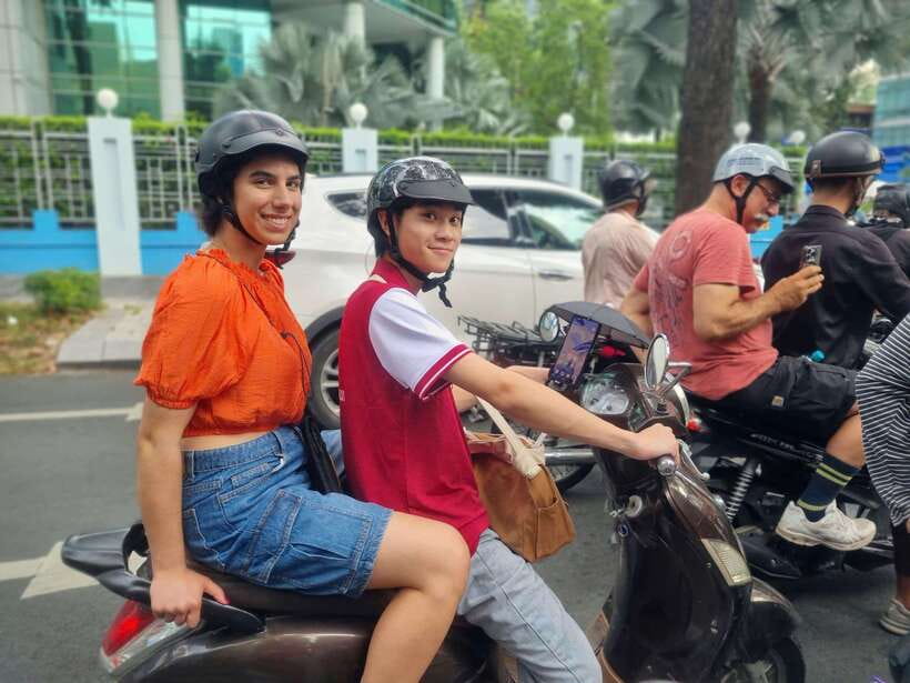 Ho Chi Minh City Food Tour – 7 or 12 Tastings & Hidden Gems - Transportation Choices: Scooter or Walking with Car Pickup