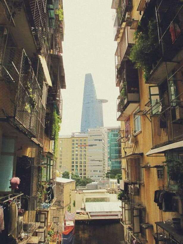 Ho Chi Minh City: Half-Day Guided City Tour - Saigon Notre Dame Basilica: neo-Romanesque architecture and French materials