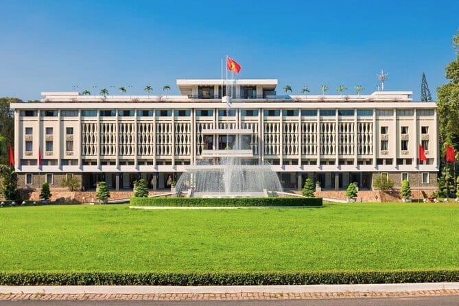 Ho Chi Minh City Half-day Jeep Tour - Stop 3: People’s Committee Building, aka City Hall energy