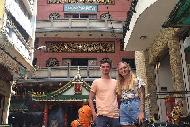 Ho Chi Minh City: Hidden Gems & Back Alleys by Motorbike with Local Students - Stop 2: Nguyen Thien Thuat apartment buildings from 1969—everyday Saigon, preserved