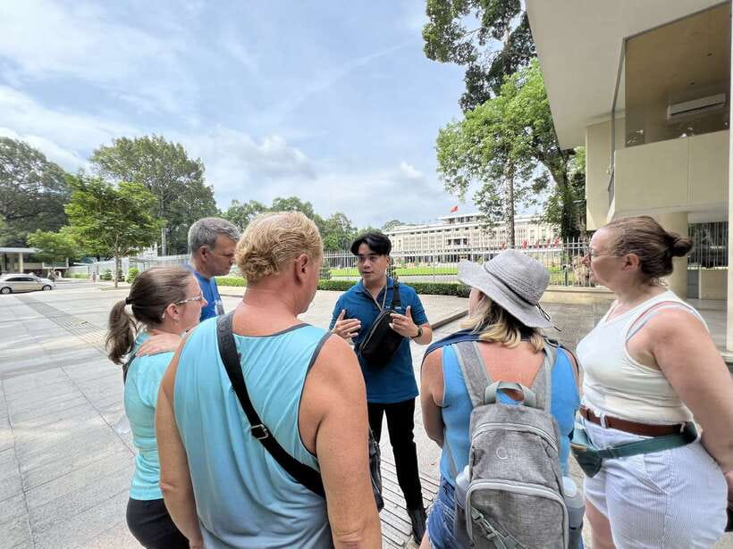Ho Chi Minh: City Highlights Guided Walking Tour - Notre-Dame Cathedral and the Central Post Office: French colonial buildings you can read