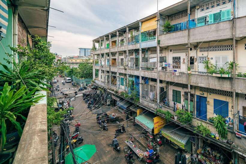 Ho Chi Minh City: Highlights & Hidden Gems Walking Tour - Saigon Central Post Office and Notre-Dame Cathedral: The Best Place to Slow Down
