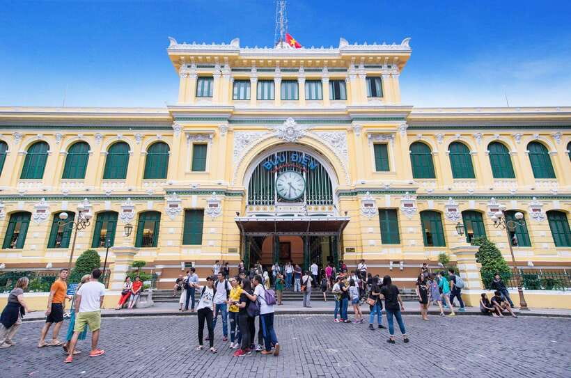 Ho Chi Minh City: Hop-On Hop-Off Bus Tour by Vistra - The sights you’ll actually recognize: Notre-Dame, the Post Office, and more