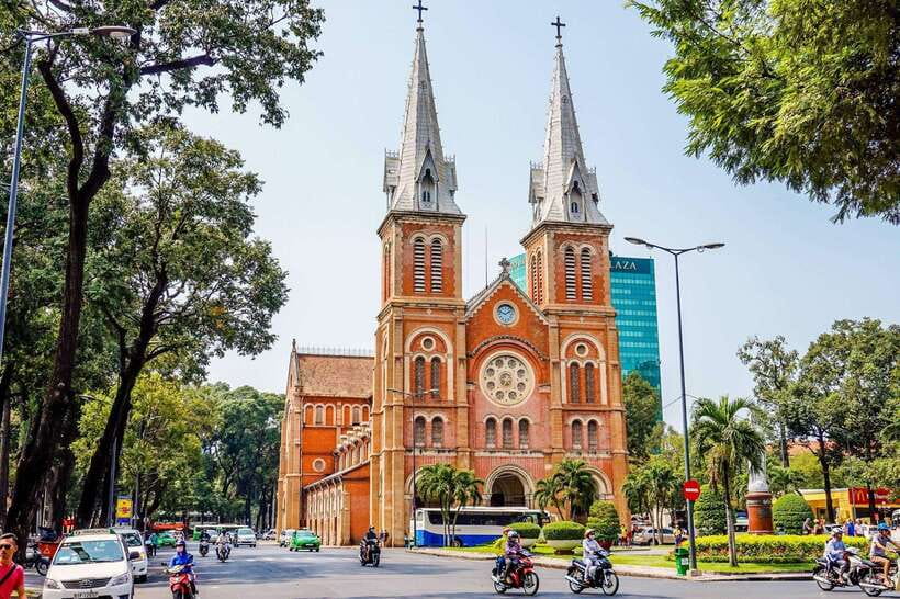 Ho Chi Minh City: Hop-On Hop-Off Bus Tour by Vistra - Comfort and weather: what to bring for an open-top ride