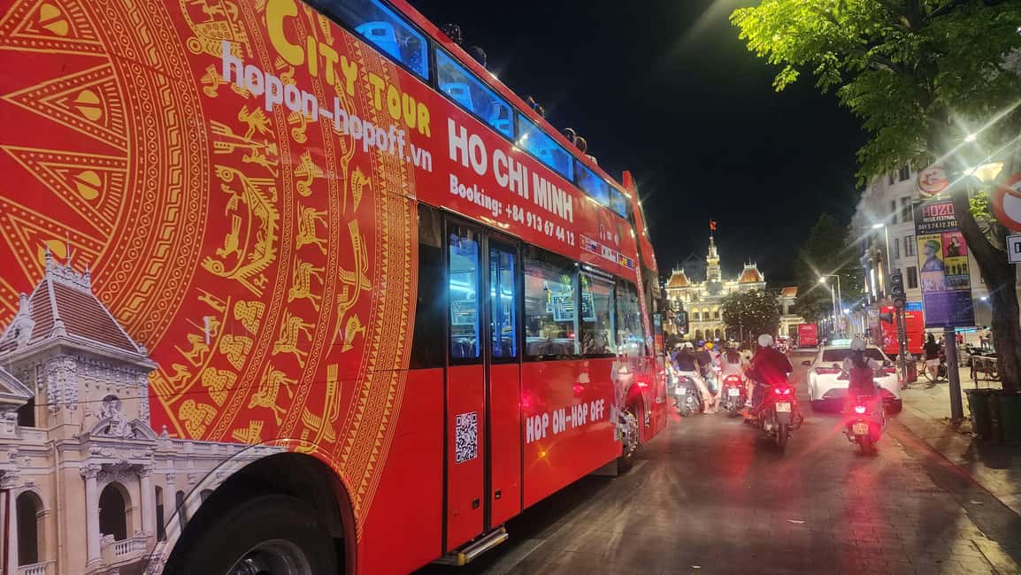 Ho Chi Minh City: Late-Night Bus Tour - Night reality check: quiet streets versus big nightlife buzz