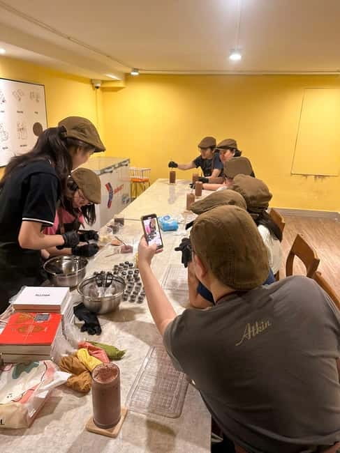 Ho Chi Minh City: Premium Bean-to-Bar Chocolate Workshop - Price and Value at $35: What You’re Really Paying For