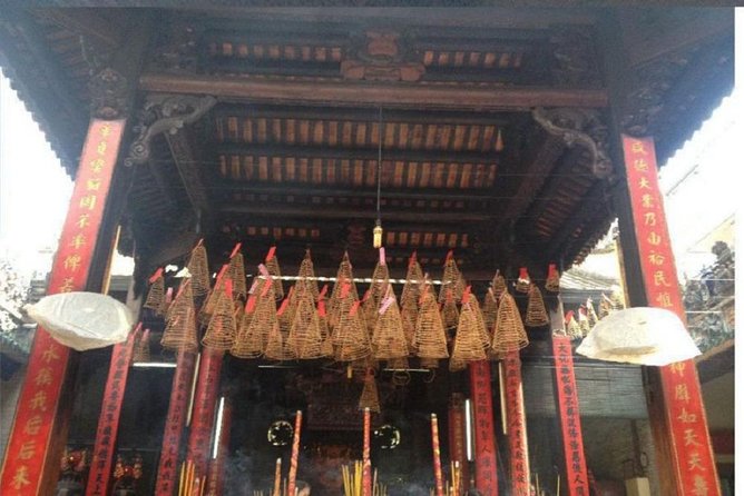Ho Chi Minh City private full-day tour with Lunch included - Ben Thanh Market: souvenir hunting with less stress