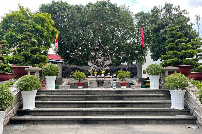 Ho Chi Minh City Sightseeing, midnight, Shopping tours by scooter - Shopping and markets: how to buy souvenirs without turning it into a trap