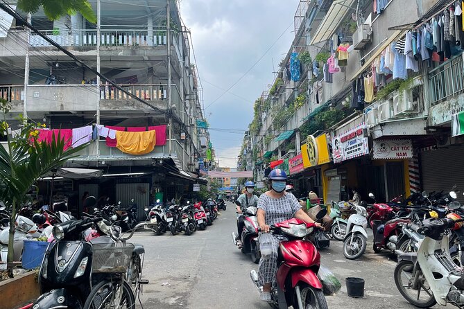 Ho Chi Minh City Sightseeing, midnight, Shopping tours by scooter - Getting on the scooter without stress: what’s included, and what to bring