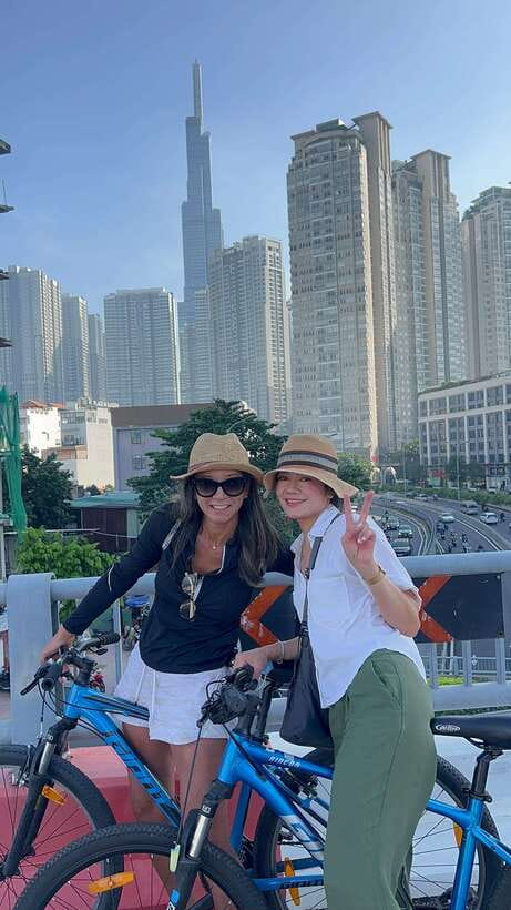 Ho Chi Minh City Sightseeing Private Tour With Funny Guide - Burning Monk Monument and Secret Weapon Bunkers: The Stops That Add Depth