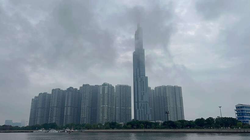 Ho Chi Minh City Sightseeing Tour With Female Tour Guide - Choosing your transport: motorbike confidence and comfort options
