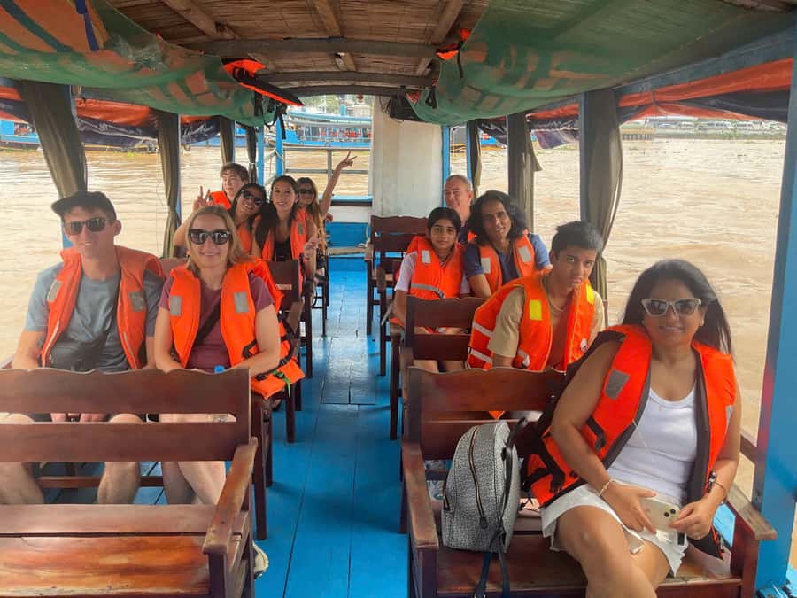 Ho Chi Minh City: Small Group Mekong Delta Day Tour - Tropical fruit tasting: quick bites with delta flavors