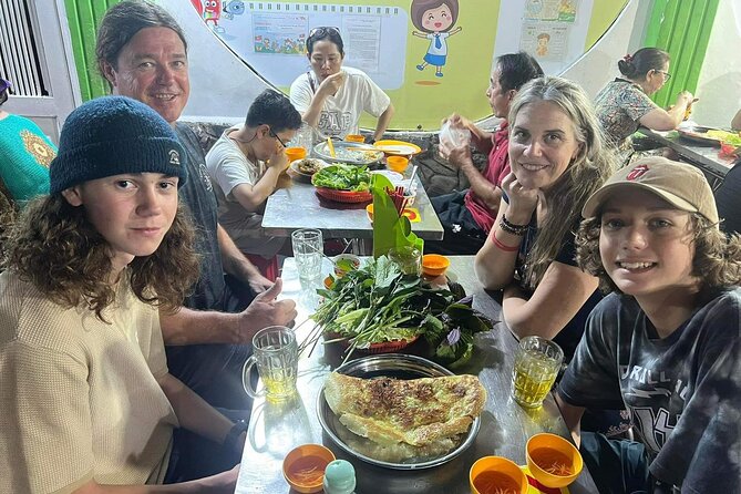 Ho Chi Minh City: Street Food & Sightseeing Tour with Local Guide - Price and value: what $15.20 really buys