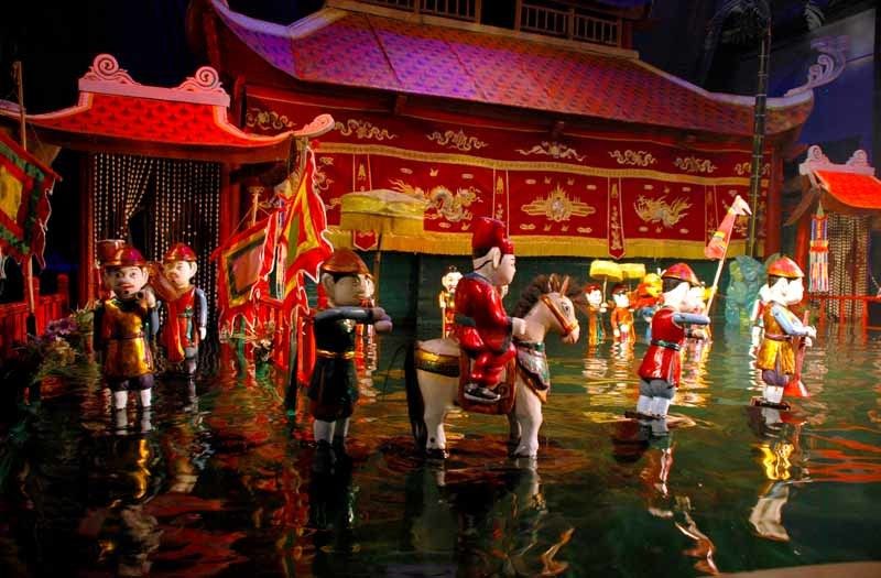 Ho Chi Minh City: Water Puppet Show and Dinner Cruise - Food and drinks: what’s included, what to expect, and how to make it worth your money