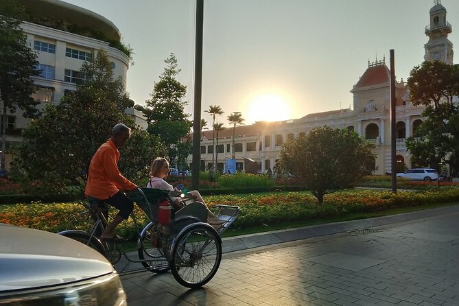 Ho Chi Minh City with Street Food Tour by Cyclo - Independence Palace Area: A Quick Start With Big Context