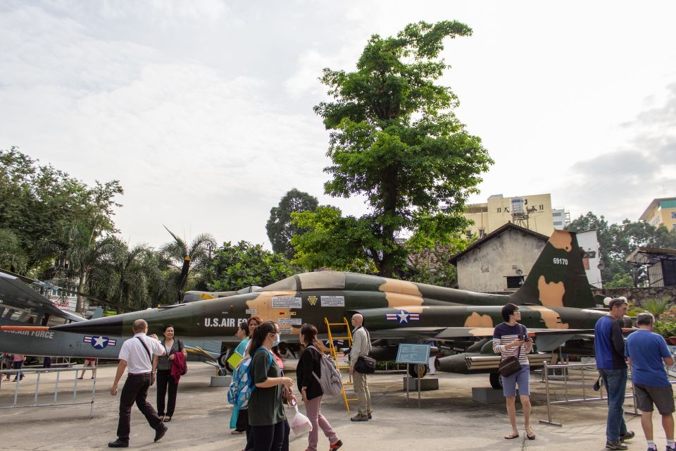 Ho Chi Minh: Customize Your HCMC Tour: English or German - Comfort matters: air-conditioned van and a guide who can pace your day