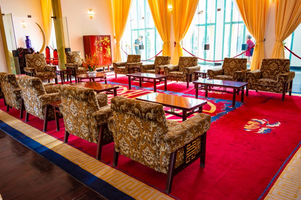 Ho Chi Minh: Customize Your HCMC Tour: English or German - Notre Dame Cathedral and temple/monument options for culture and contrast