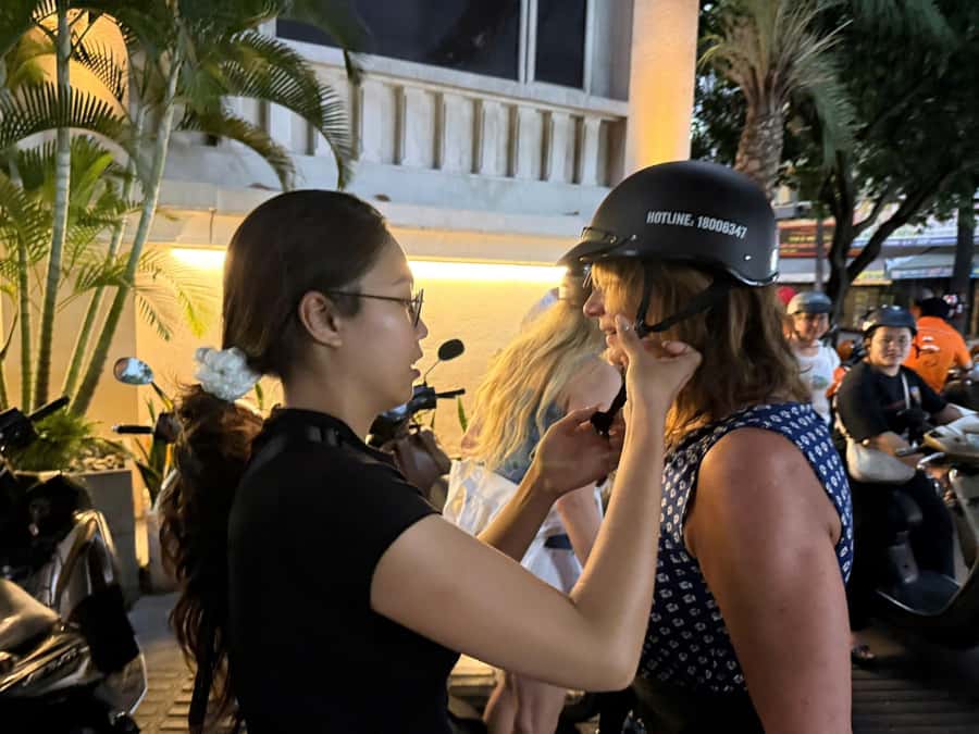 Ho Chi Minh: Local Food Tour by Scooter with Vegan Option - What happens between the meals: markets, photos, and short walk breaks