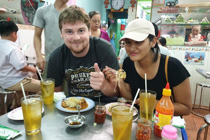 Ho Chi Minh Private Half Day Street Food Tour with Local Students - Bánh xèo and the value of eating it where it is made right
