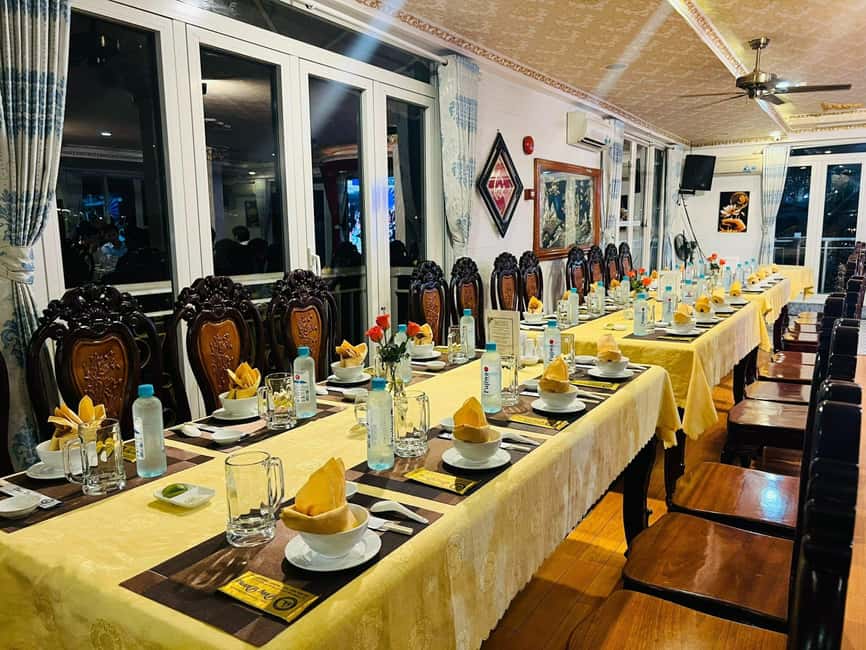 Ho Chi Minh: Saigon River Dinner Cruise with Live Music - City Lights From the Water: Landmark 81, Bitexco Tower, Saigon Bridge