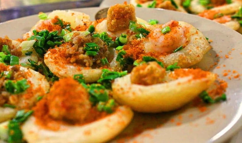 Ho Chi Minh: Street Food & Sightseeing Tour with Local Guide - Guide Quality: Student Guides Who Can Explain More Than the Menu