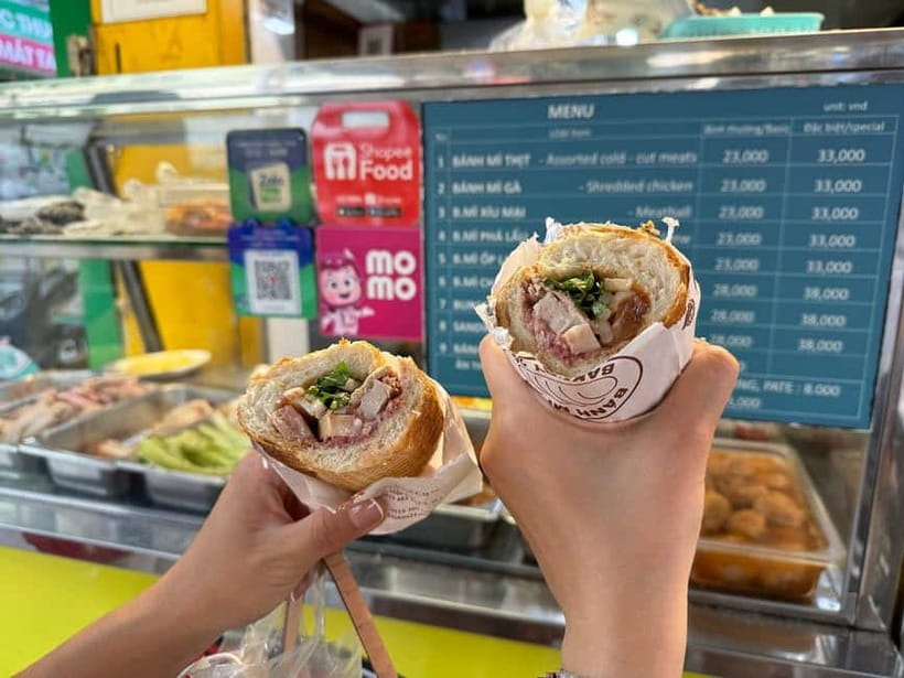 Ho Chi Minh: Super Niche Walking Street Food Tour With Local - Quick tips so you get the best experience