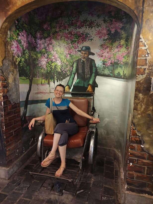 Hoa Lo Prison and Little Paris in Hanoi - What to bring (and what to avoid) so the walk feels good