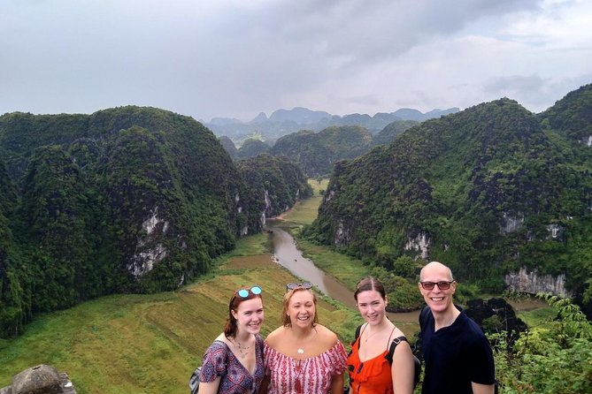 Hoa Lu - Mua Cave - Tam Coc/Trang An - DELUXE Small Group Tour - One-Day Ninh Binh: Why This Route Makes Sense