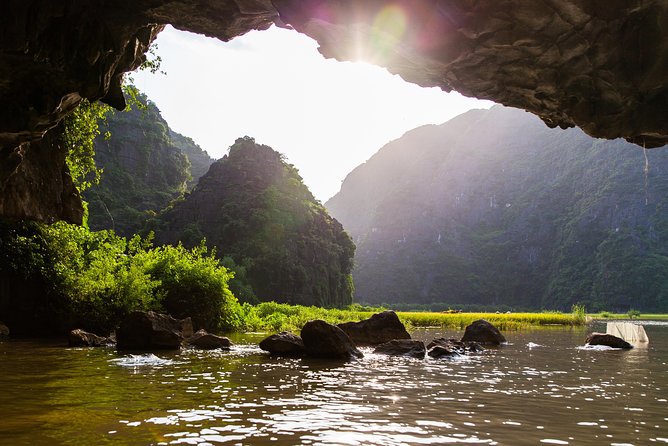 Hoa Lu - Mua Cave - Tam Coc/Trang An - DELUXE Small Group Tour - Trang An or Tam Coc by Boat: UNESCO Caves and Real Photo Moments