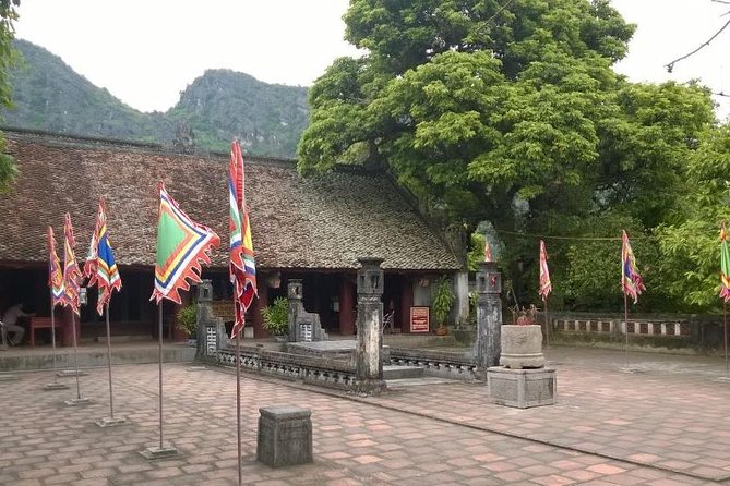 Hoa Lu - Tam Coc boat Trip and Mua Cave - Tam Coc Boat Trip: The Main Event Through Three Caves