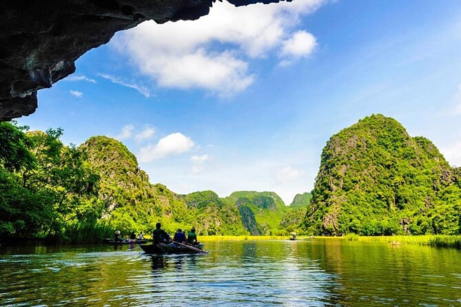 Hoa Lu - Tam Coc boat Trip and Mua Cave - Leaving Hanoi: Pickup, Drive Time, and First Impressions
