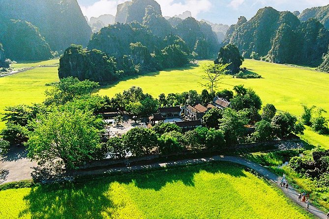 Hoa Lu Tam Coc Full Day Tour: Small Group Tour & Buffet Lunch - Timing and pacing: how the full day feels