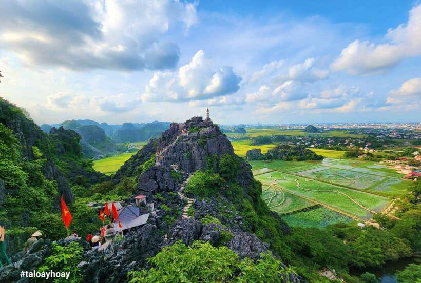 Hoa Lu, Tam Coc, & Mua Cave Day Trip with Lunch & Limousine - Mua Cave and 500 steps: the payoff viewpoint