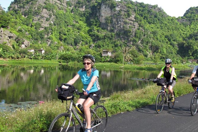 Hoa Lư Tam Coc & Mua Cave full day Including Buffets Lunch - Biking from Tam Coc to Bich Dong: calm pace, real roads