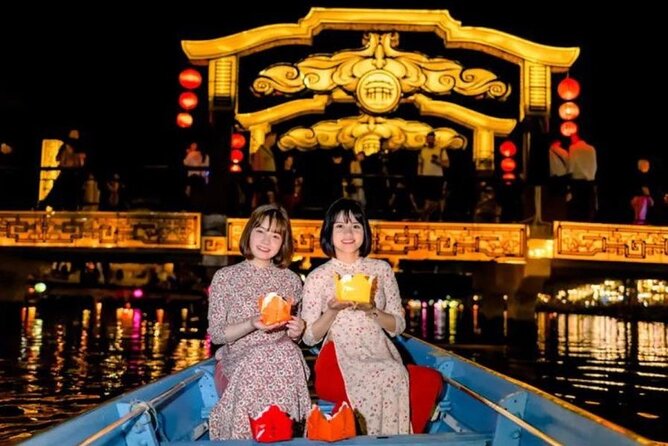 Hoai River Boat Trip by Night with Release Lantern - Hoai River at Night: What the Short Boat Ride Feels Like
