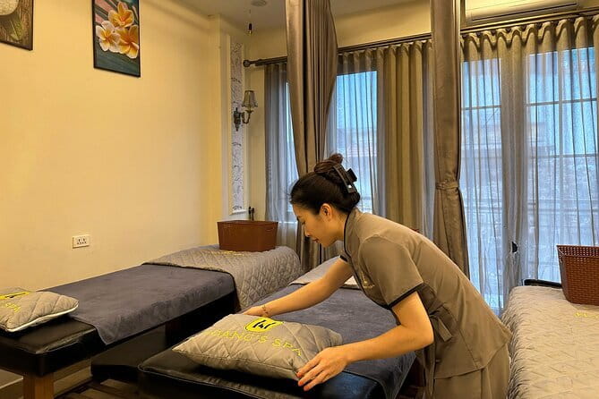 Hoang Spa Nourishing Shampoo & Head Shoulders Face Massage - What the Hour Looks Like, Step by Step