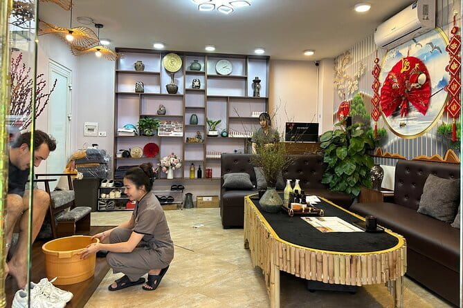 Hoang's Spa for Relaxing Foot Massage - Choosing 30, 60, or 75 minutes: pick based on your energy level