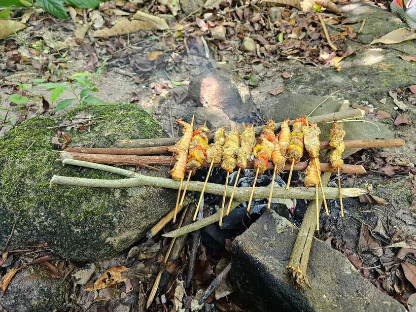 Hoi An: Amazing My Son Sanctuary and Mountain Trekking - Coffee, Snacks, and a Quick Reset Before the Trek