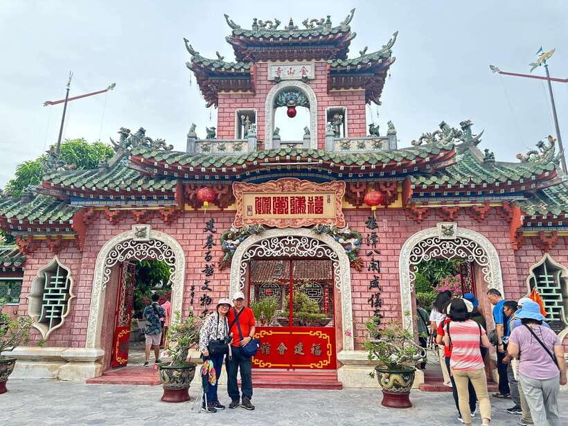 Hoi An Ancient Town & Coconut Village Basket Boat Tour - Vietnamese dinner in Hoi An: what’s included and how to make the most of it