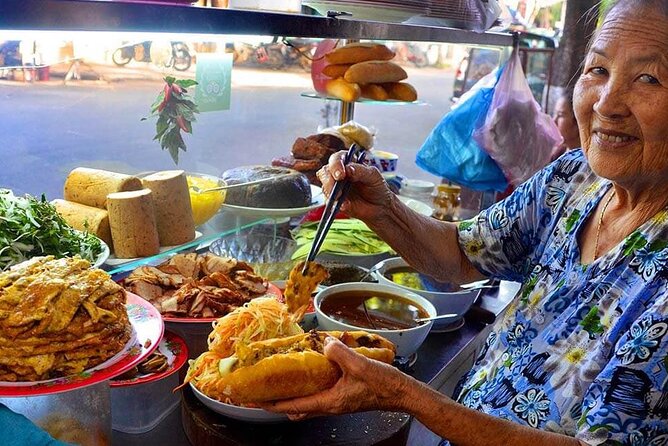 Hoi An Ancient Town - Night Market Street Food Tours By Night - Dinner and Entrance Fees: Does $55 Feel Fair?