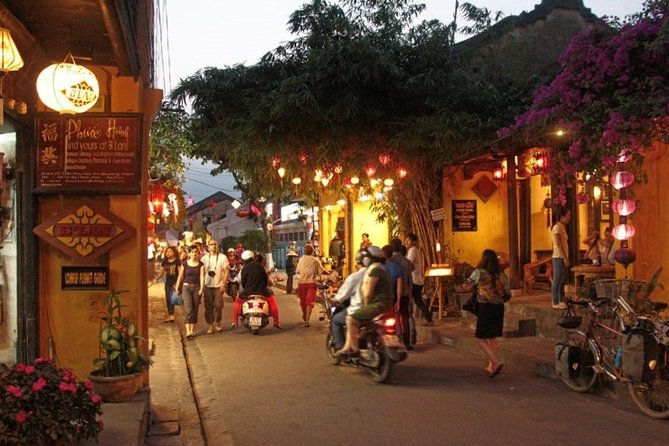 Hoi An at Sunset: Authentic Local Street Food Tour - Drinks, Beer, Coffee, and the Right Timing for It