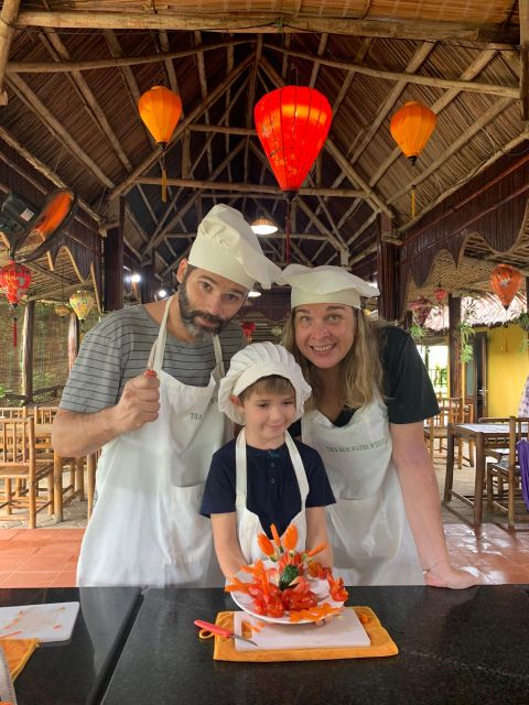 Hoi An: Authentic Cooking class in organic Herb Village - Entering Tra Que’s herb village: 300+ years of manual growing